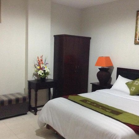 Tuban Torres Accommodation كوتا المظهر الخارجي الصورة