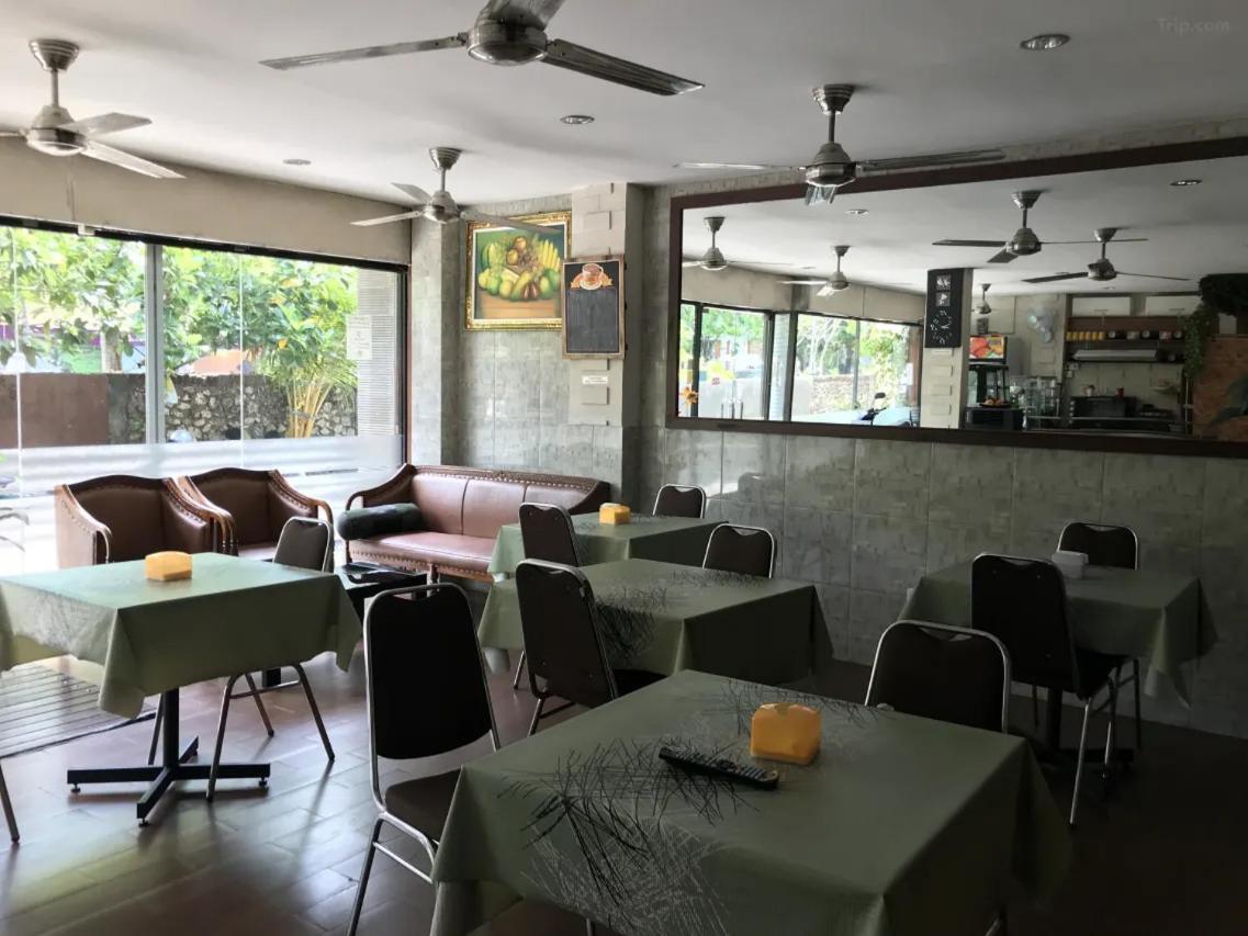Tuban Torres Accommodation كوتا المظهر الخارجي الصورة